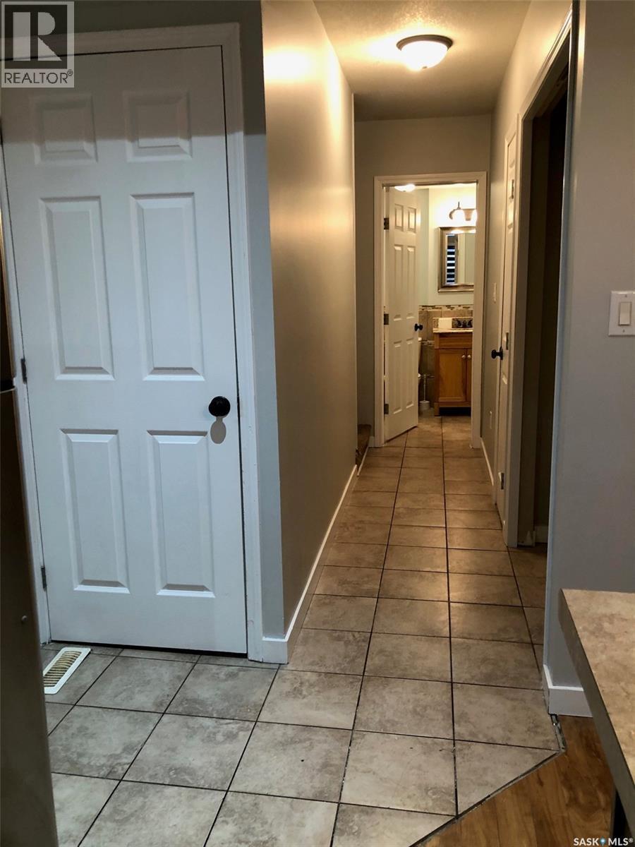 240 3rd Avenue W, Canora, Saskatchewan  S0A 0L0 - Photo 18 - SK022230