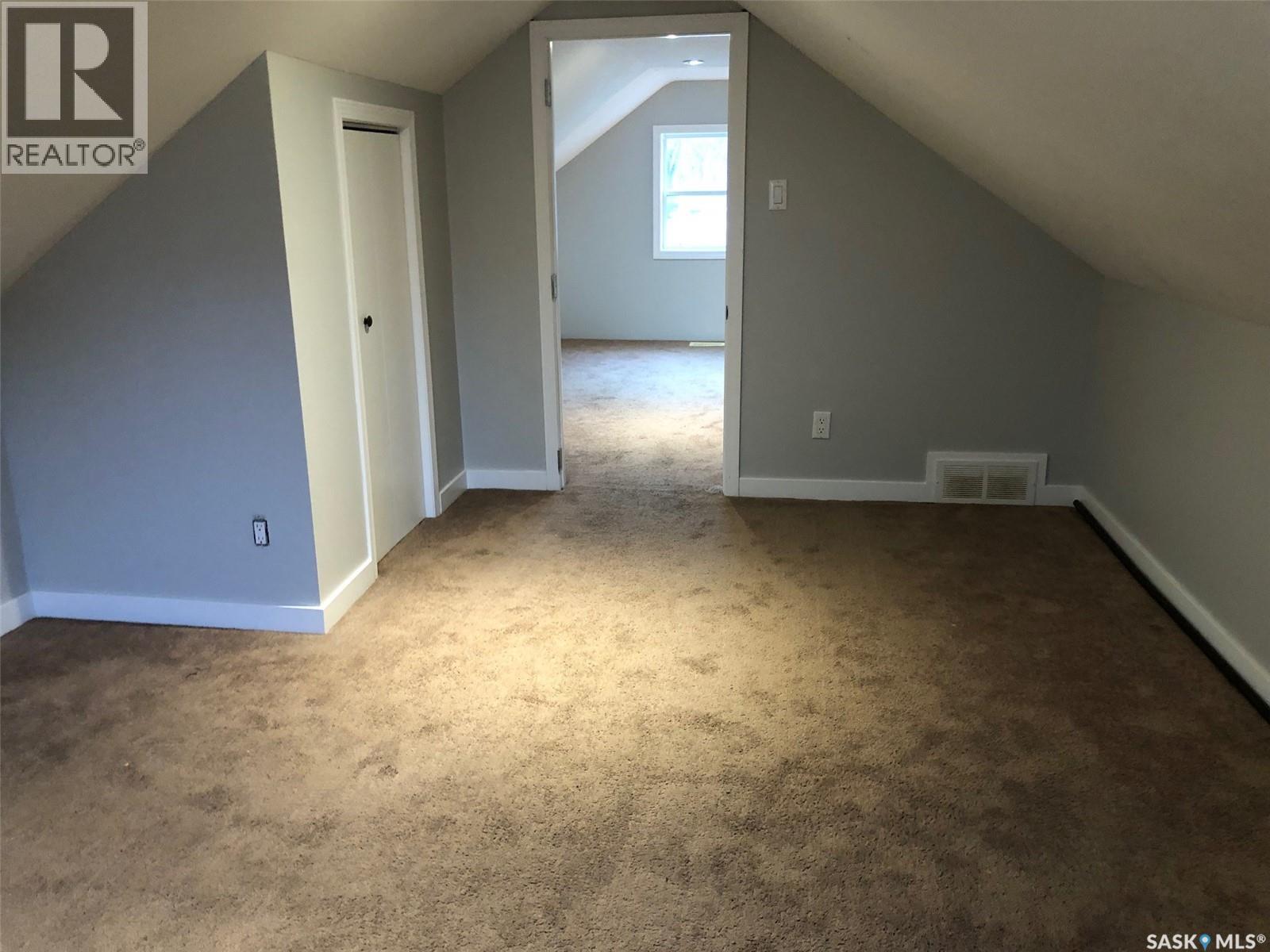 240 3rd Avenue W, Canora, Saskatchewan  S0A 0L0 - Photo 31 - SK022230