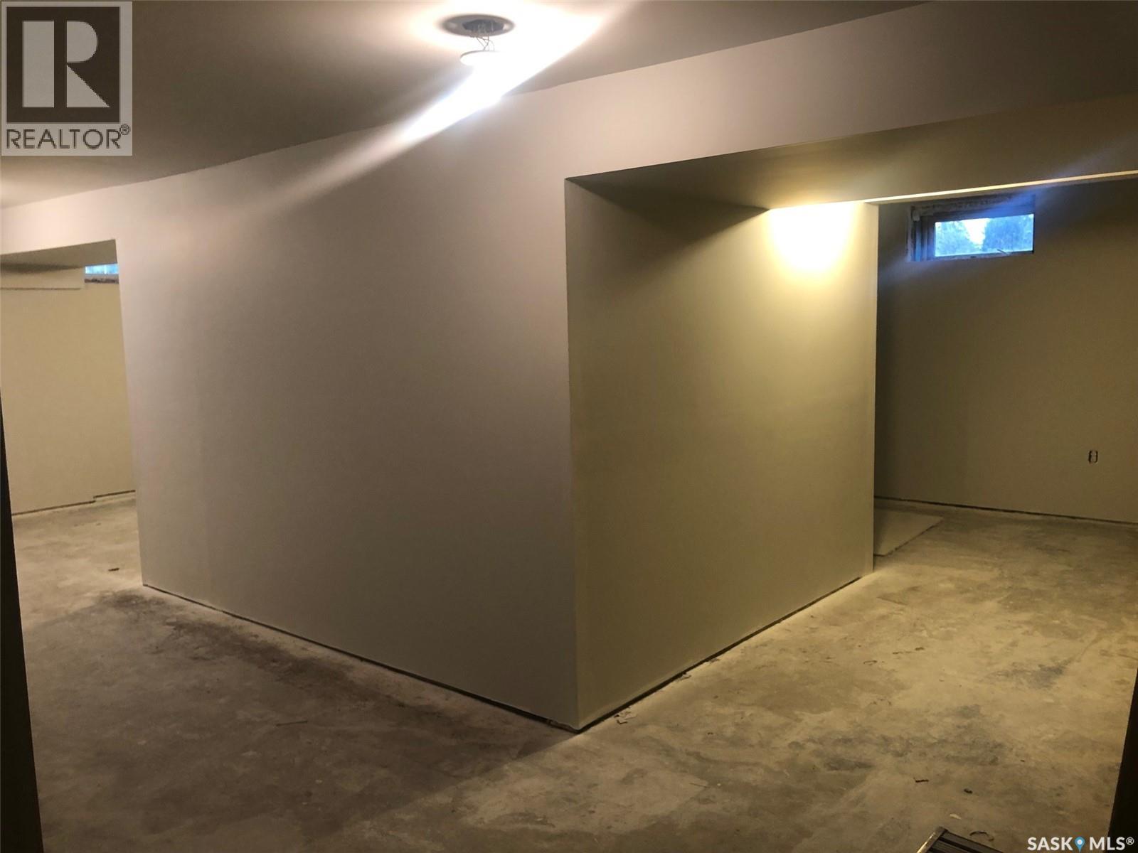 240 3rd Avenue W, Canora, Saskatchewan  S0A 0L0 - Photo 33 - SK022230