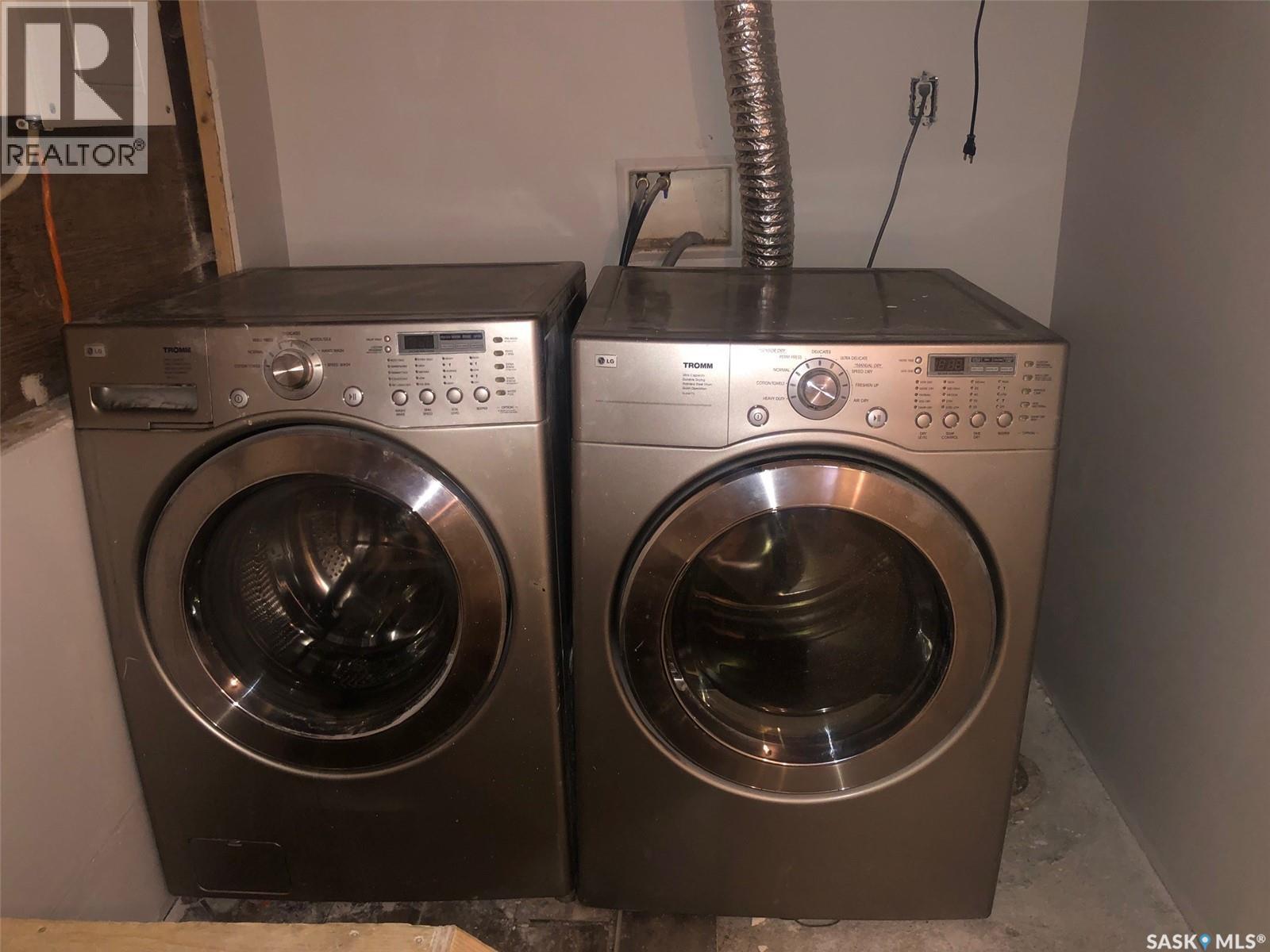 240 3rd Avenue W, Canora, Saskatchewan  S0A 0L0 - Photo 36 - SK022230