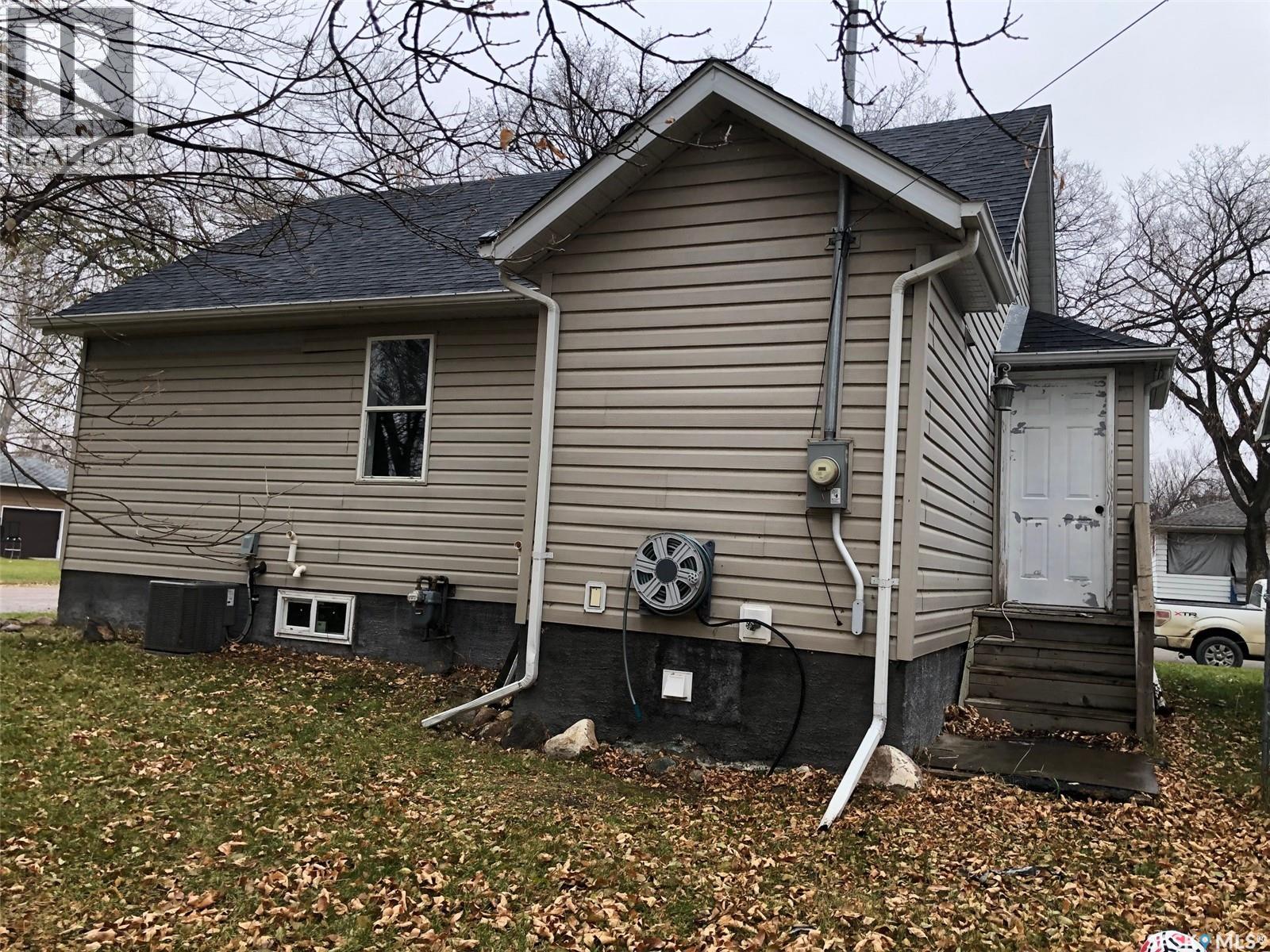 240 3rd Avenue W, Canora, Saskatchewan  S0A 0L0 - Photo 41 - SK022230