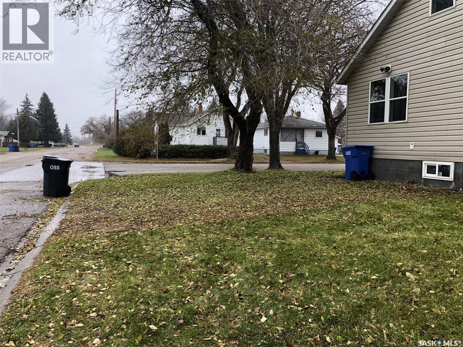 240 3rd Avenue W, Canora, Saskatchewan  S0A 0L0 - Photo 42 - SK022230