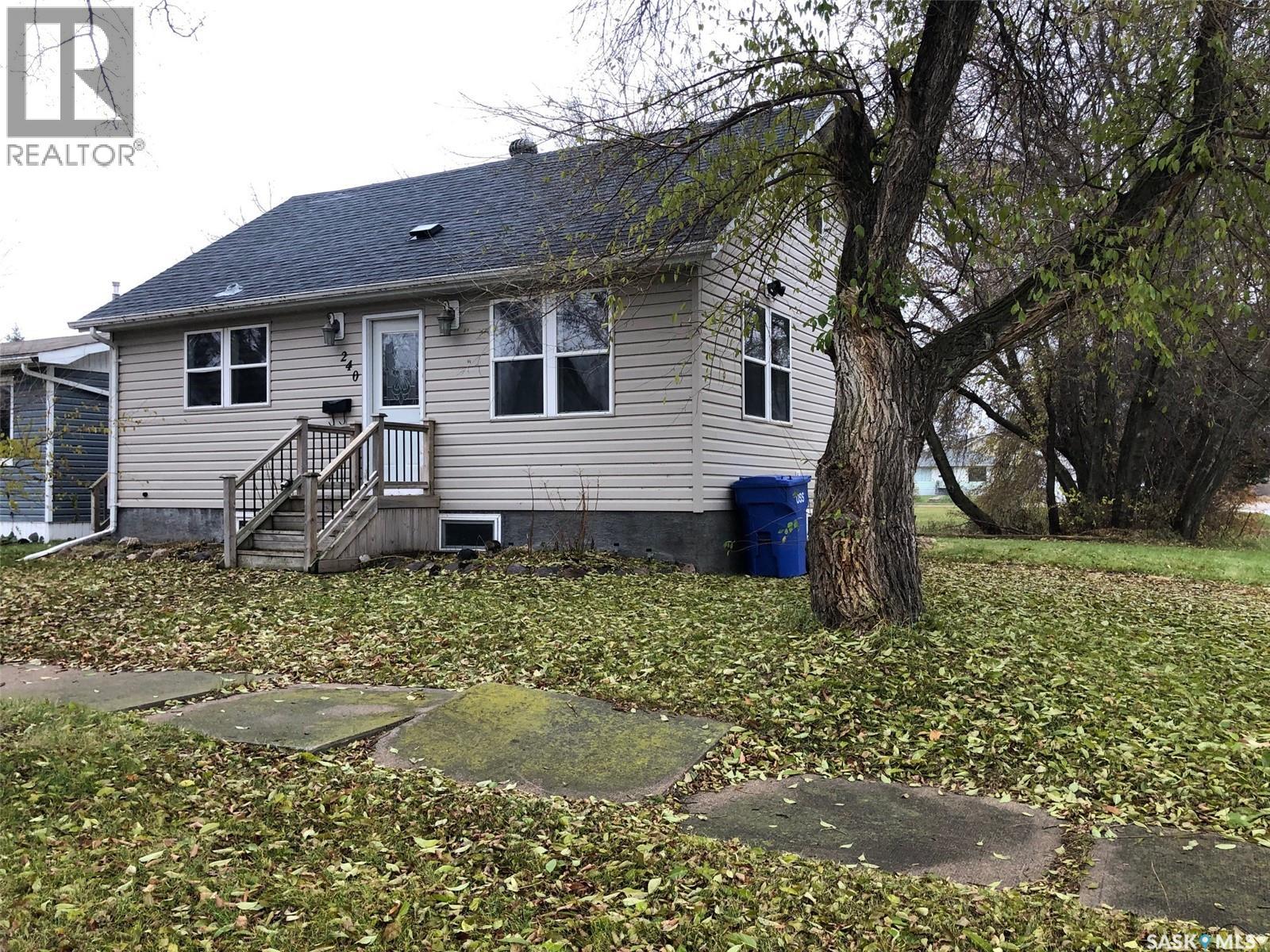 240 3rd Avenue W, Canora, Saskatchewan  S0A 0L0 - Photo 45 - SK022230