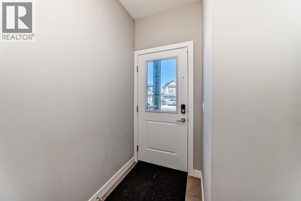 321 Carringvue Place Nw, Calgary, Alberta  T3P 2A5 - Photo 3 - A2262380