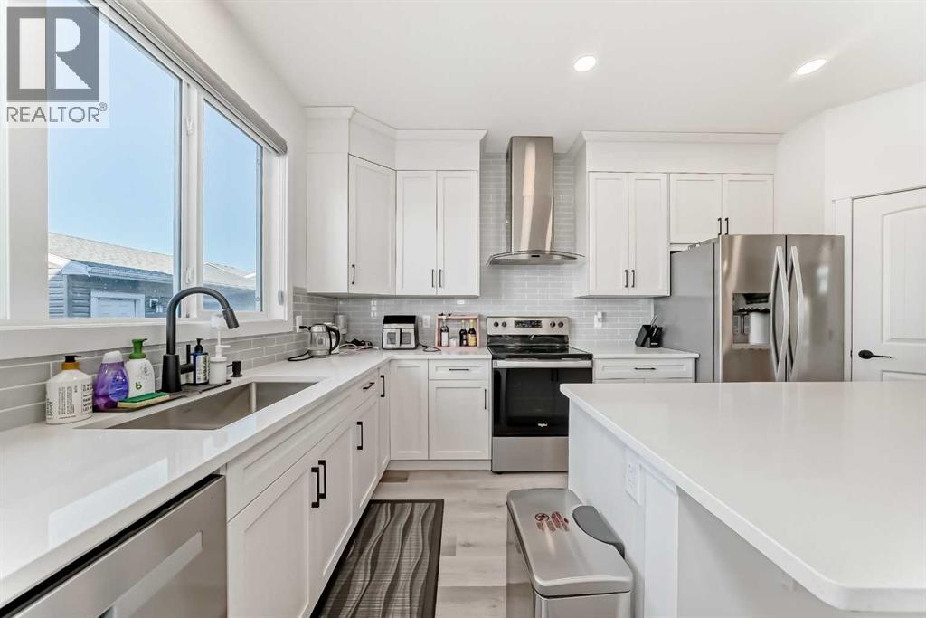 109 Chelsea Glen, Chestermere, Alberta  T1X 2P5 - Photo 7 - A2267156