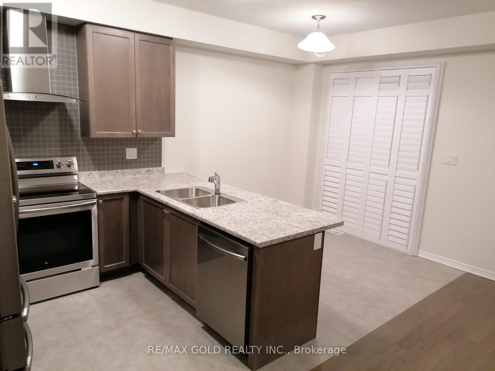 32 Oaktree Drive, Haldimand, Ontario  N3W 0E6 - Photo 10 - X12502692