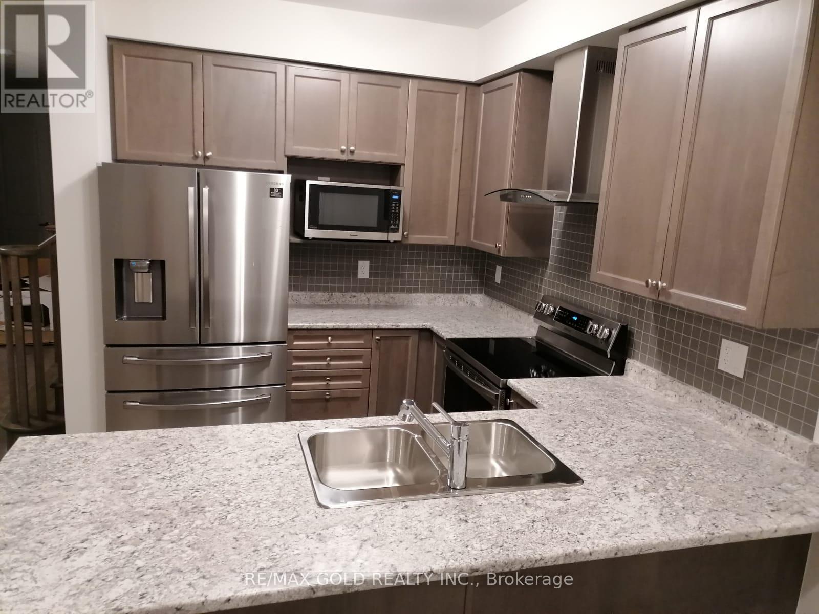 32 Oaktree Drive, Haldimand, Ontario  N3W 0E6 - Photo 8 - X12502692