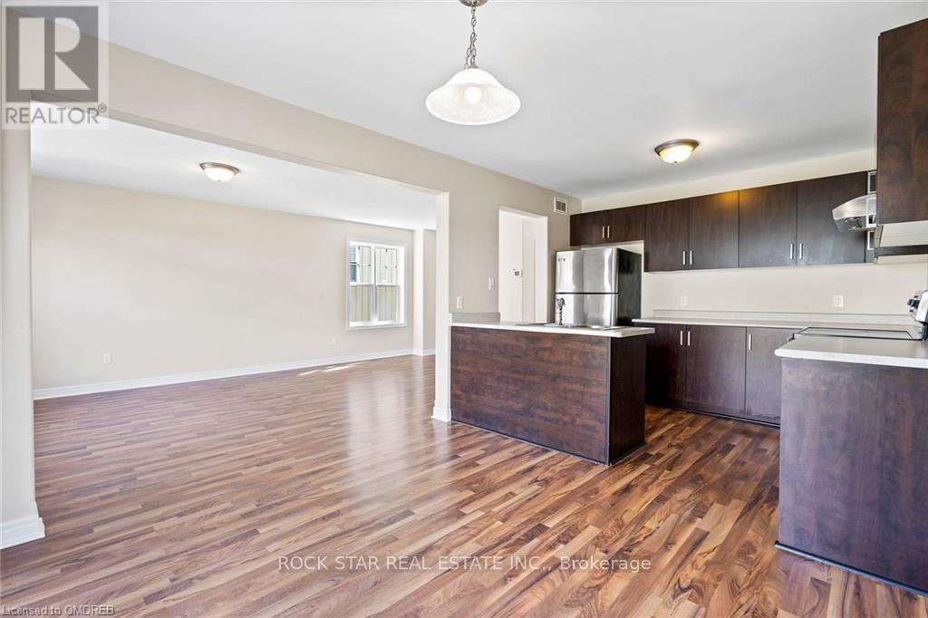 8 Chicory Crescent, St. Catharines, Ontario  L2R 0A5 - Photo 10 - X12502706