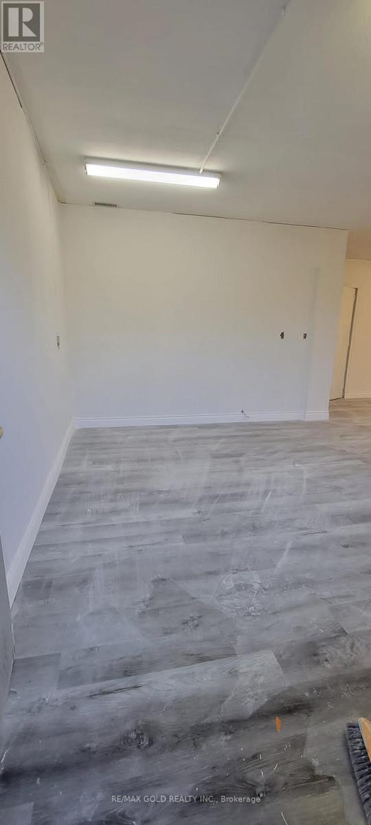 802 York Road, Guelph, Ontario  N2E 6A6 - Photo 4 - X12502722