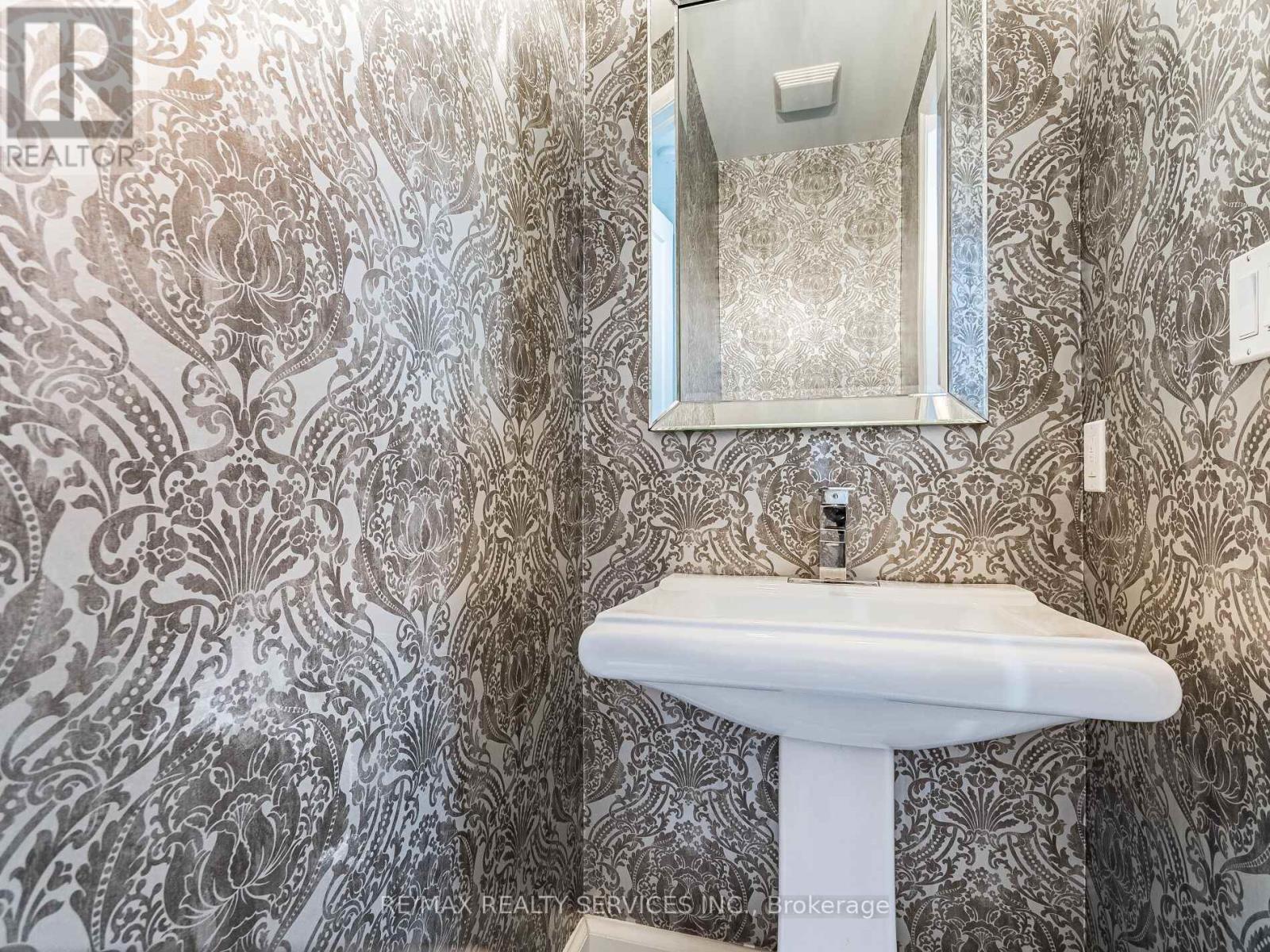 104 Staffordshire Court, London North, Ontario  N6H 5P8 - Photo 23 - X12502746