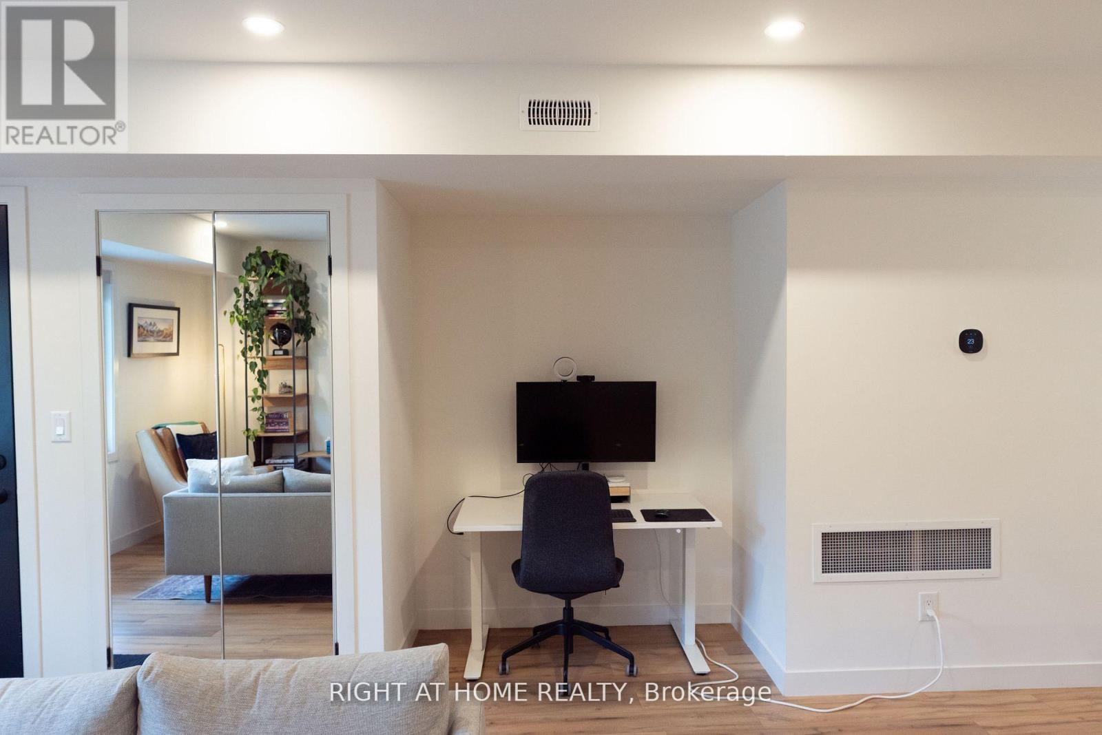 2 - 435 Grace Street, Toronto, Ontario  M6G 3A8 - Photo 10 - C12502804