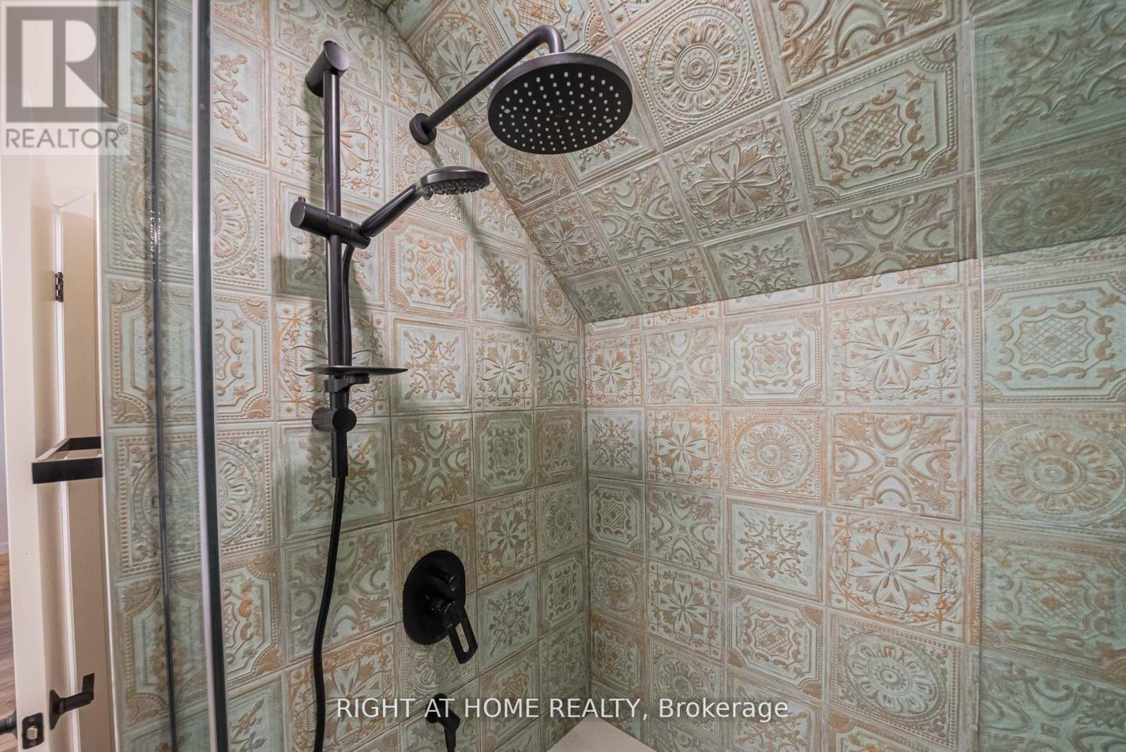 2 - 435 Grace Street, Toronto, Ontario  M6G 3A8 - Photo 21 - C12502804