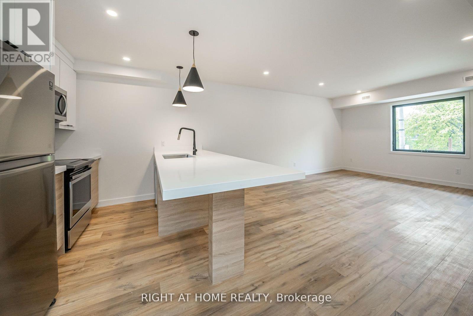 2 - 435 Grace Street, Toronto, Ontario  M6G 3A8 - Photo 3 - C12502804