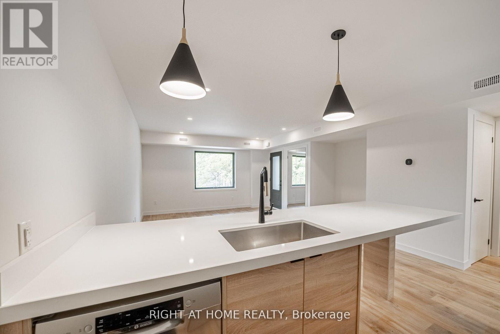 2 - 435 Grace Street, Toronto, Ontario  M6G 3A8 - Photo 4 - C12502804