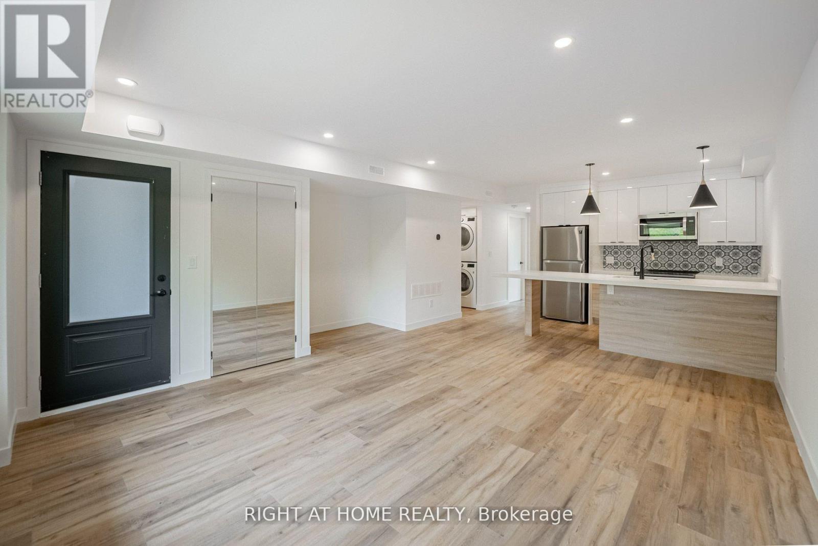 2 - 435 Grace Street, Toronto, Ontario  M6G 3A8 - Photo 5 - C12502804