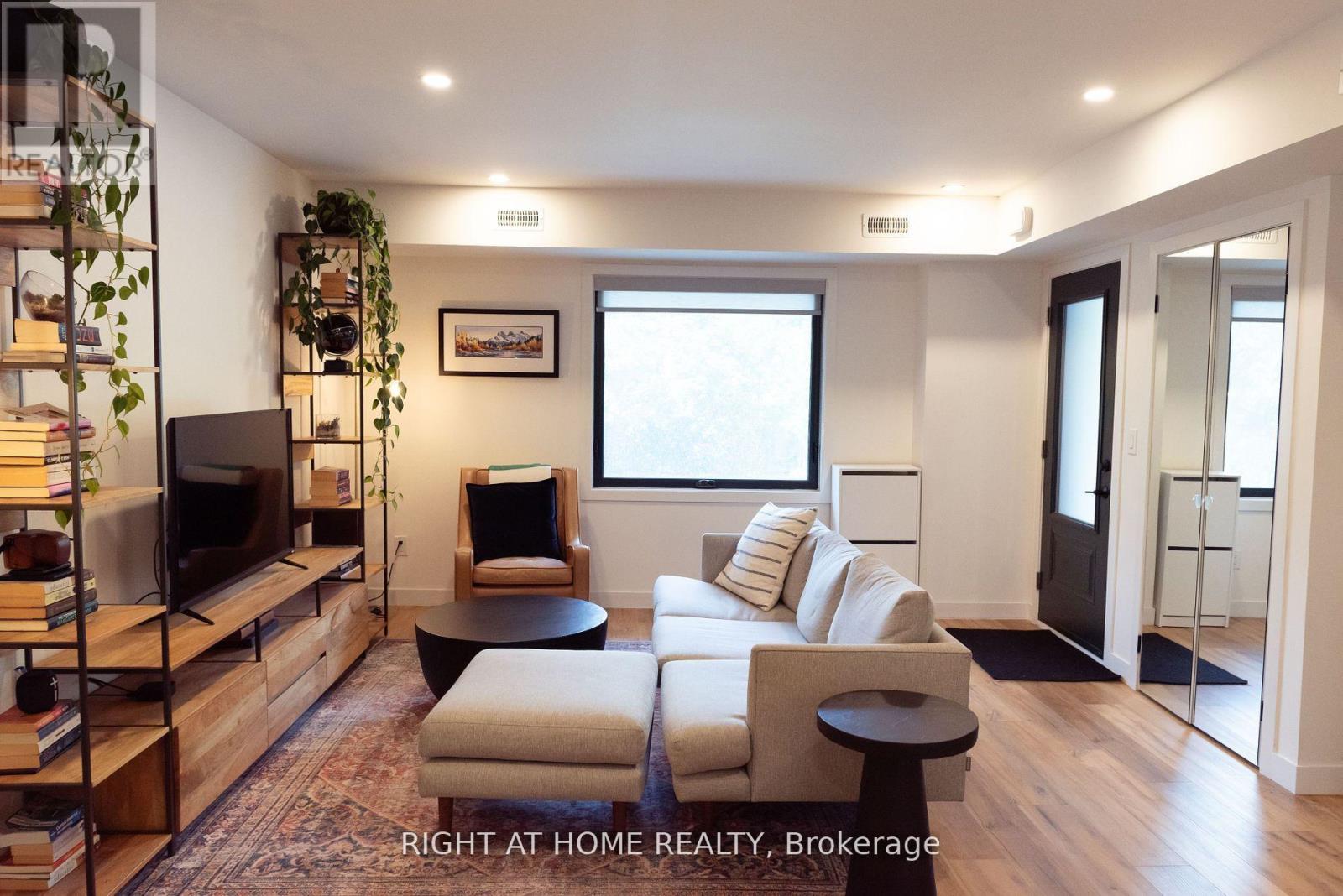 2 - 435 Grace Street, Toronto, Ontario  M6G 3A8 - Photo 6 - C12502804