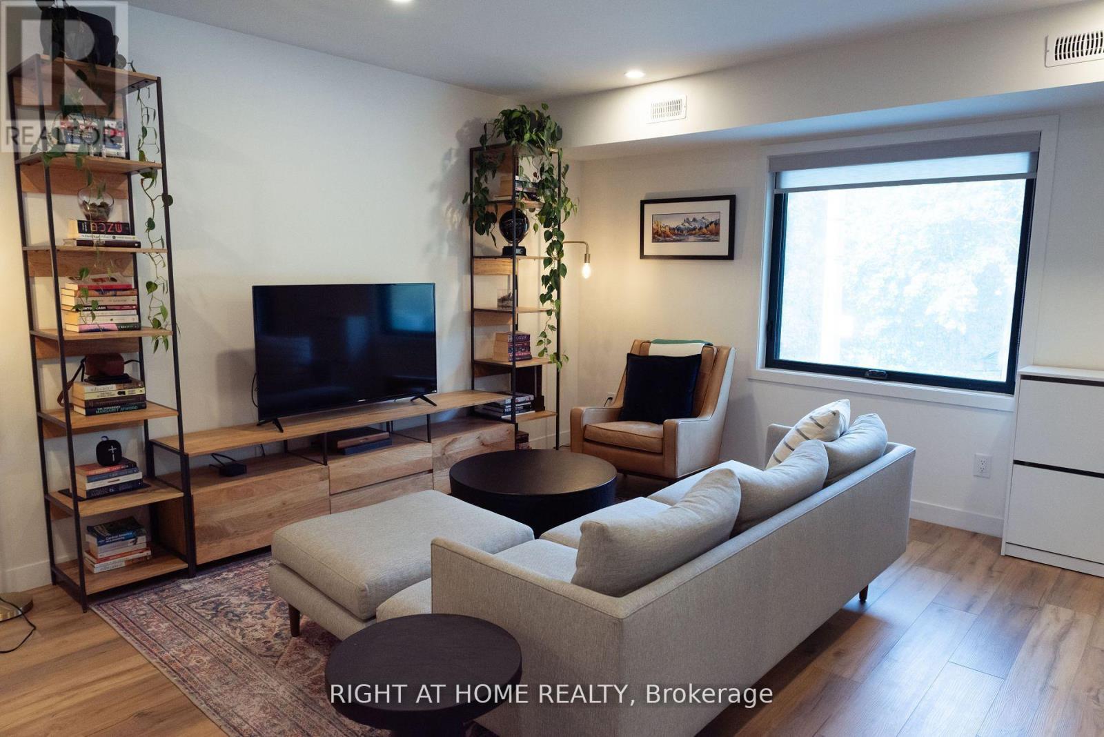 2 - 435 Grace Street, Toronto, Ontario  M6G 3A8 - Photo 7 - C12502804