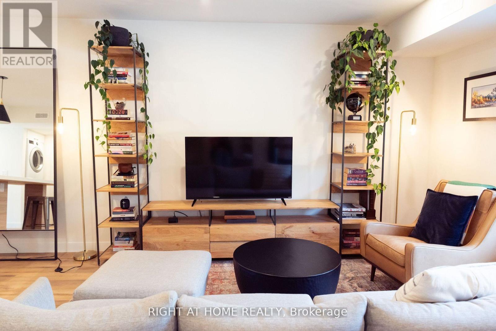 2 - 435 Grace Street, Toronto, Ontario  M6G 3A8 - Photo 8 - C12502804