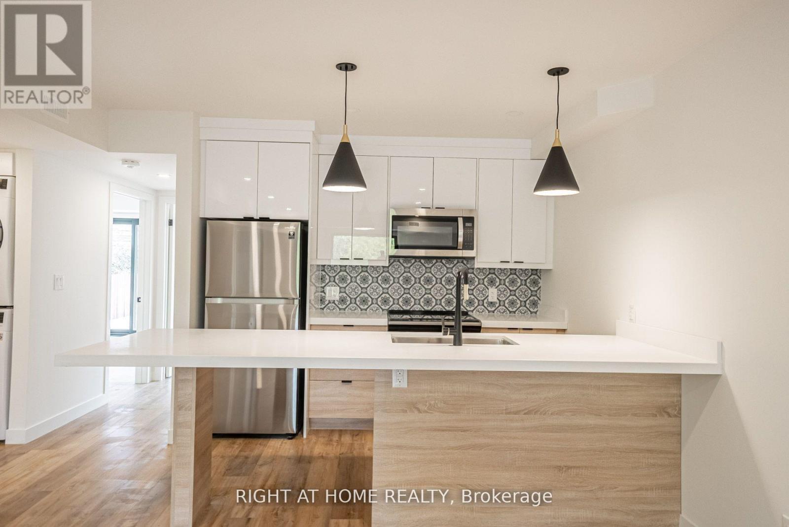 2 - 435 Grace Street, Toronto, Ontario  M6G 3A8 - Photo 9 - C12502804