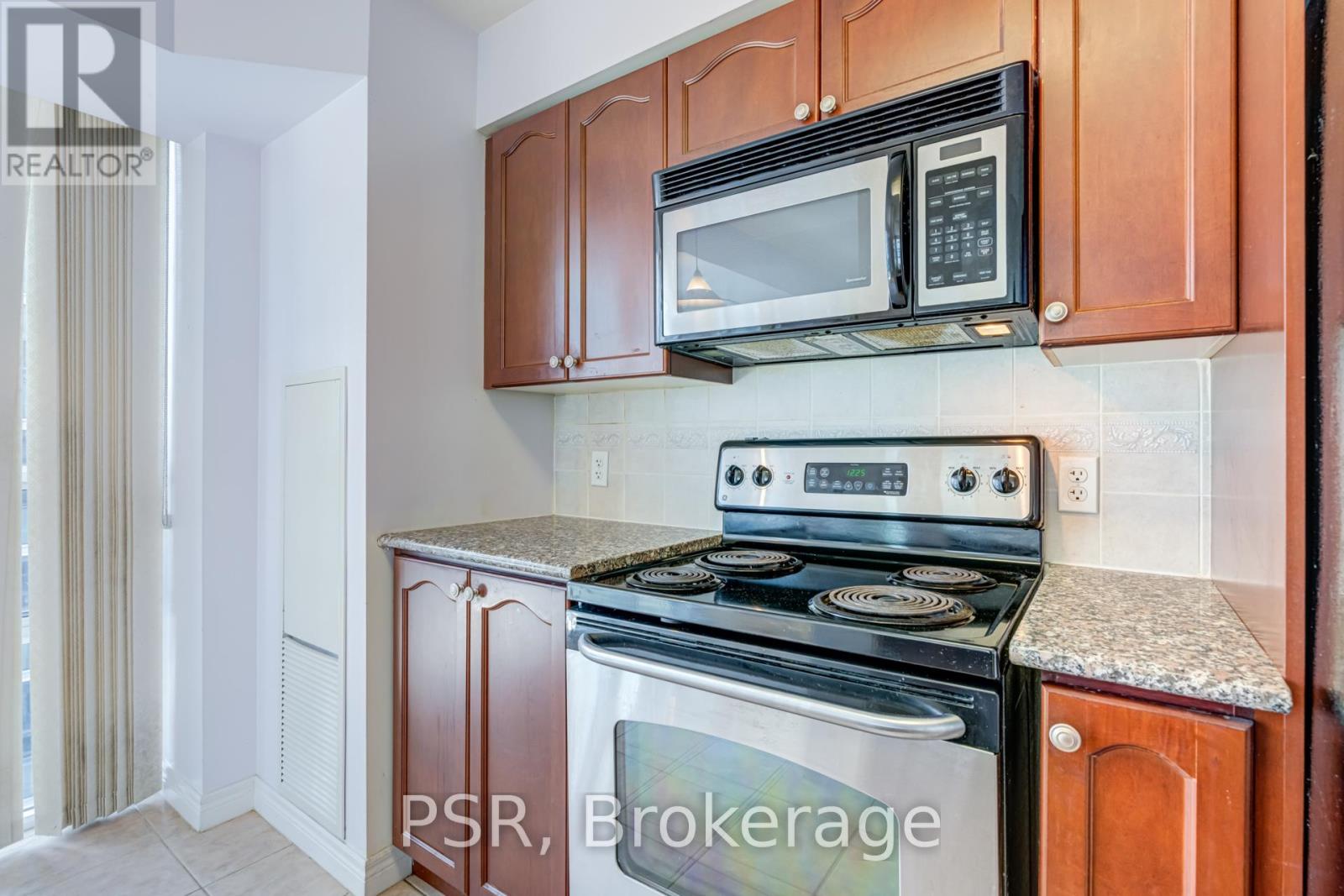 1106 - 30 Grand Trunk Crescent, Toronto, Ontario  M5J 3A4 - Photo 10 - C12502842