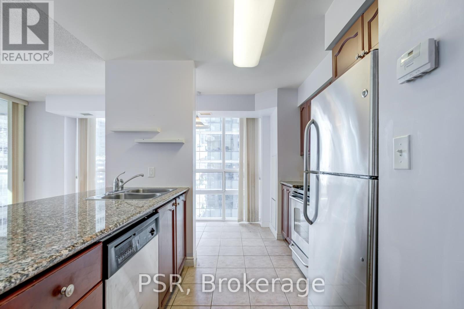 1106 - 30 Grand Trunk Crescent, Toronto, Ontario  M5J 3A4 - Photo 12 - C12502842