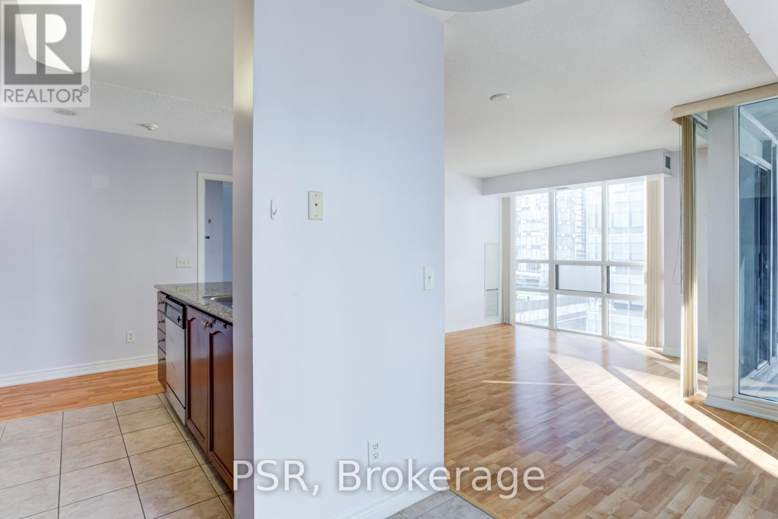 1106 - 30 Grand Trunk Crescent, Toronto, Ontario  M5J 3A4 - Photo 14 - C12502842