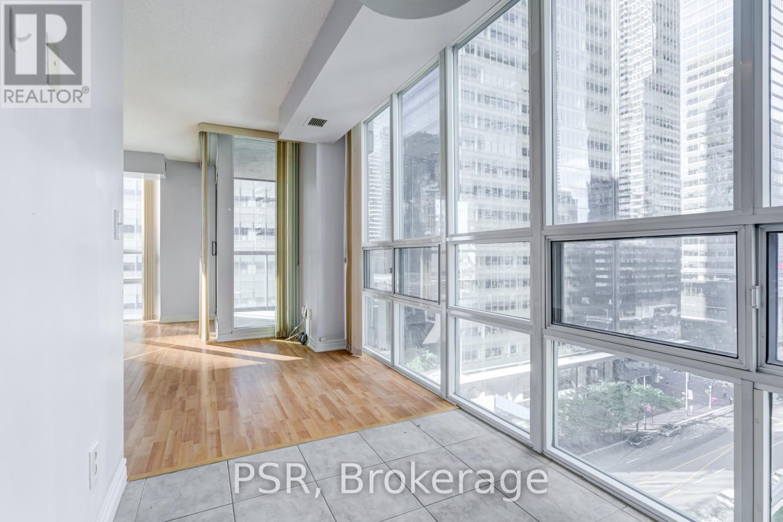 1106 - 30 Grand Trunk Crescent, Toronto, Ontario  M5J 3A4 - Photo 15 - C12502842