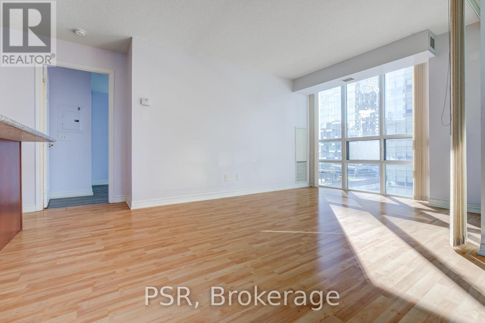 1106 - 30 Grand Trunk Crescent, Toronto, Ontario  M5J 3A4 - Photo 5 - C12502842