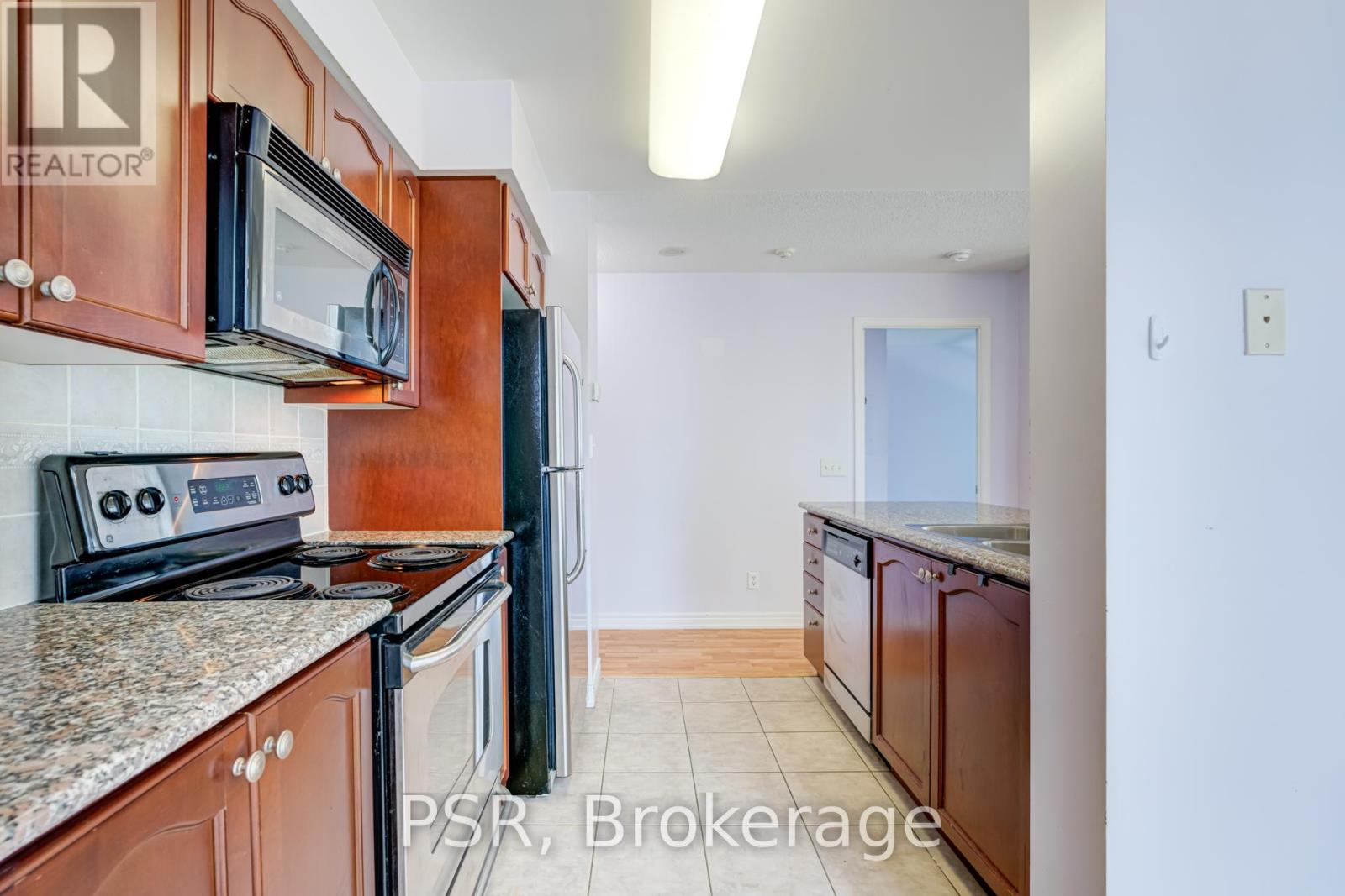 1106 - 30 Grand Trunk Crescent, Toronto, Ontario  M5J 3A4 - Photo 9 - C12502842