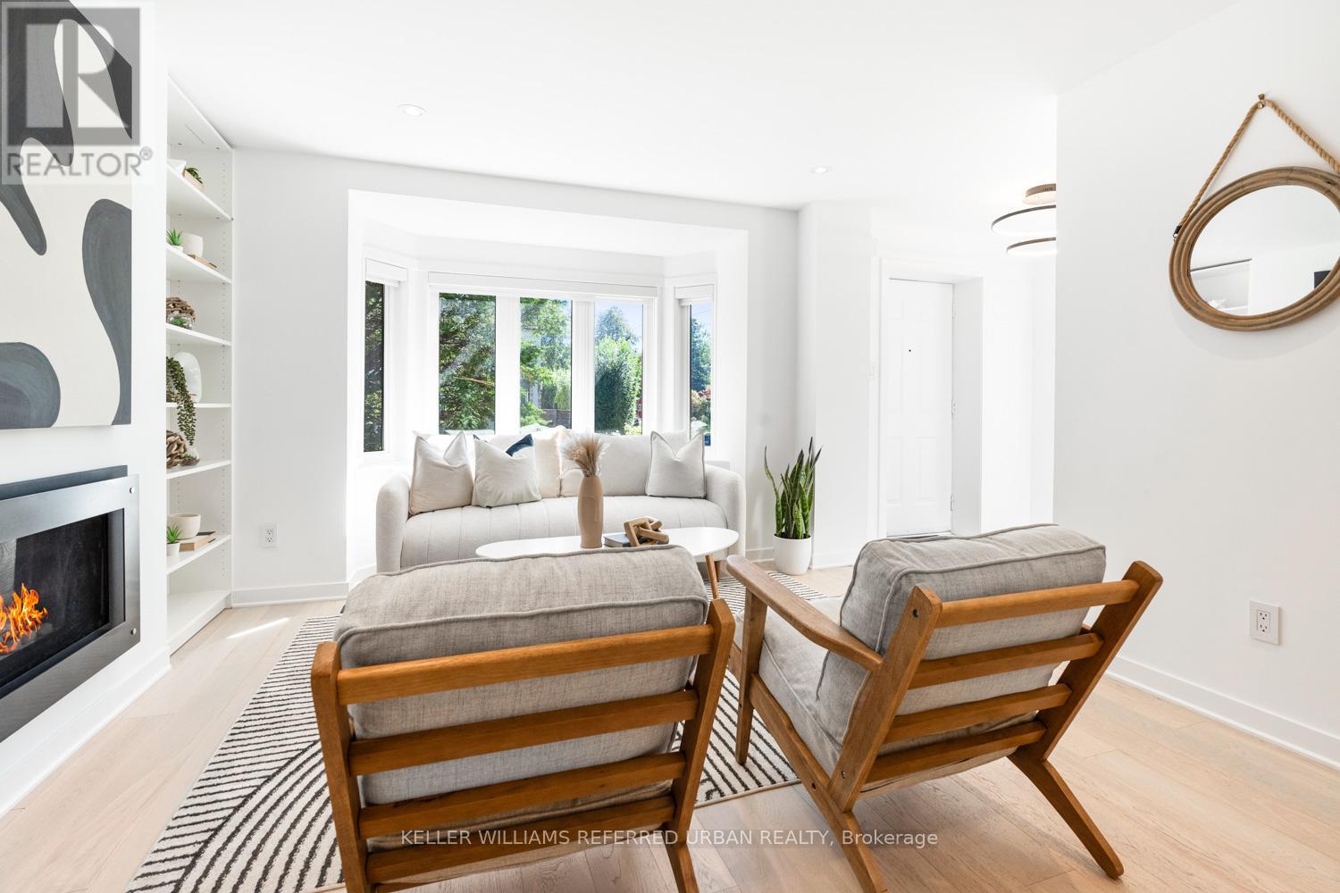 96 Glenvale Boulevard, Toronto, Ontario  M4G 2V9 - Photo 4 - C12502856