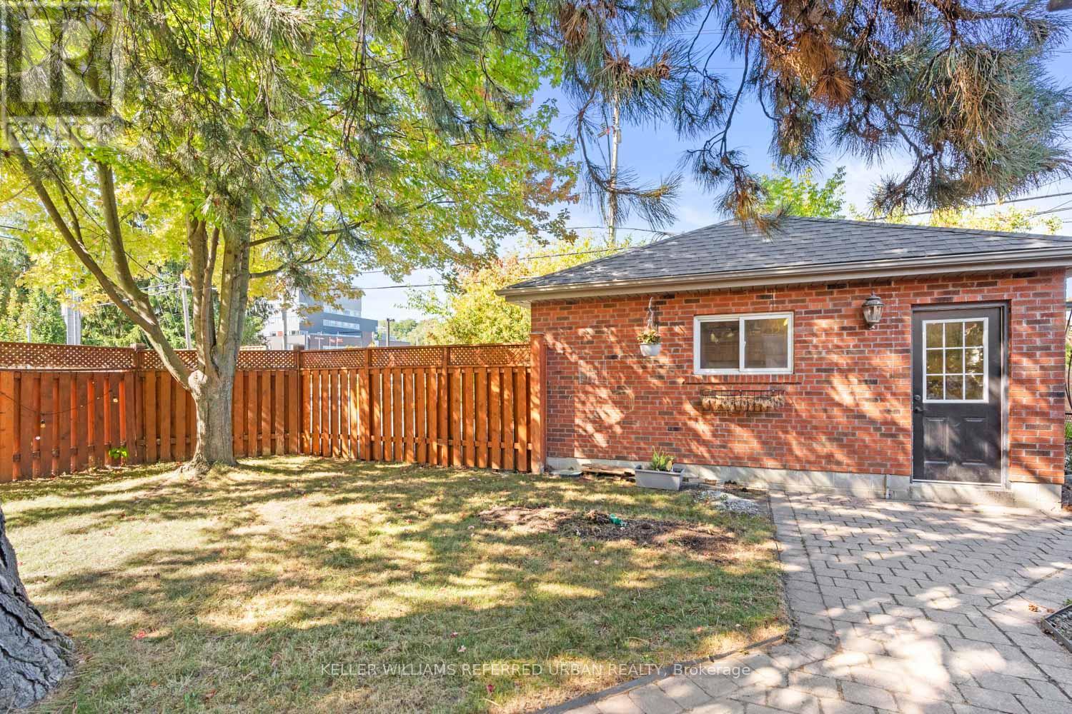 96 Glenvale Boulevard, Toronto, Ontario  M4G 2V9 - Photo 49 - C12502856