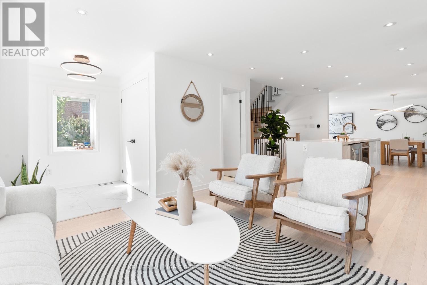 96 Glenvale Boulevard, Toronto, Ontario  M4G 2V9 - Photo 5 - C12502856