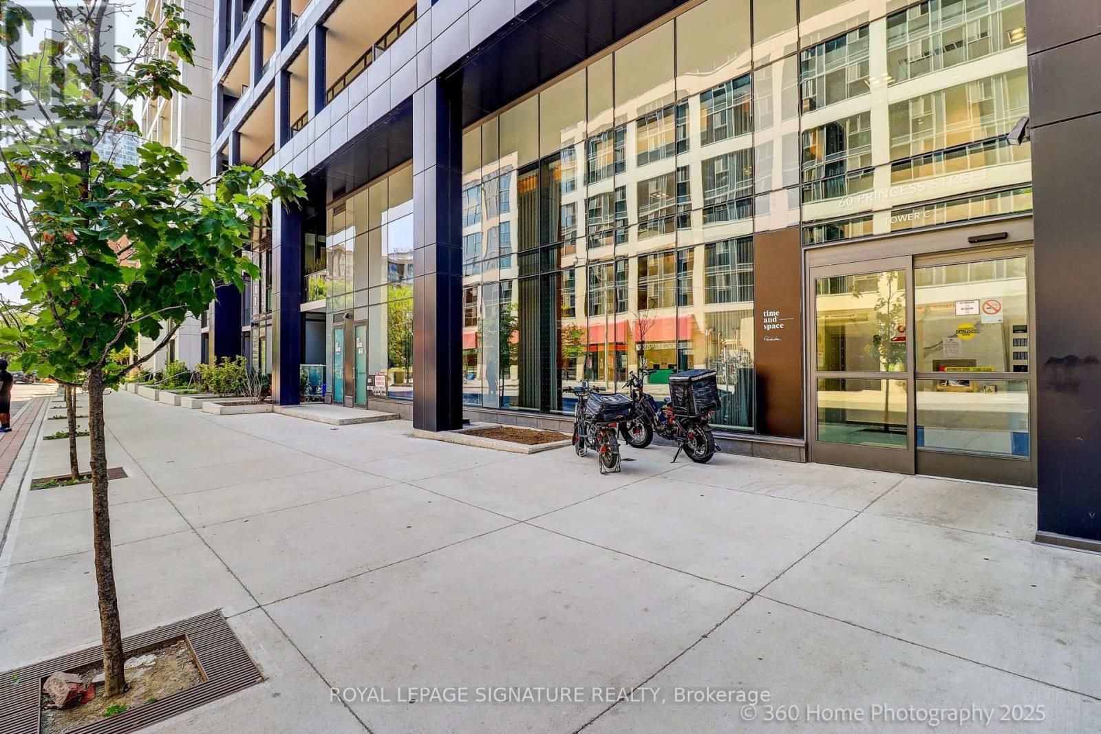 521 - 60 Princess Street, Toronto, Ontario  M5A 2C7 - Photo 2 - C12502880