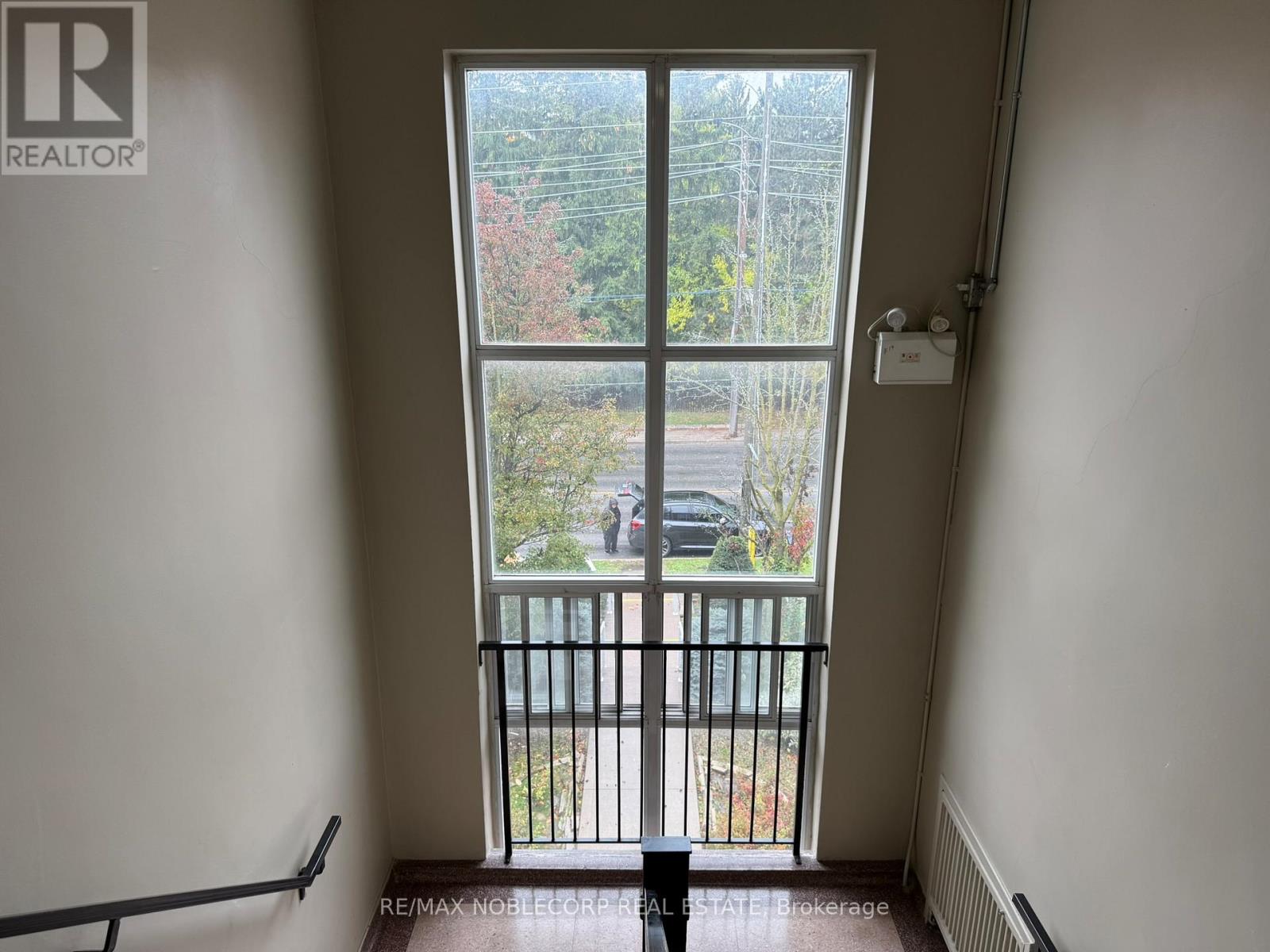 305 - 1315 Bayview Avenue, Toronto, Ontario  M4G 2Z8 - Photo 4 - C12502884