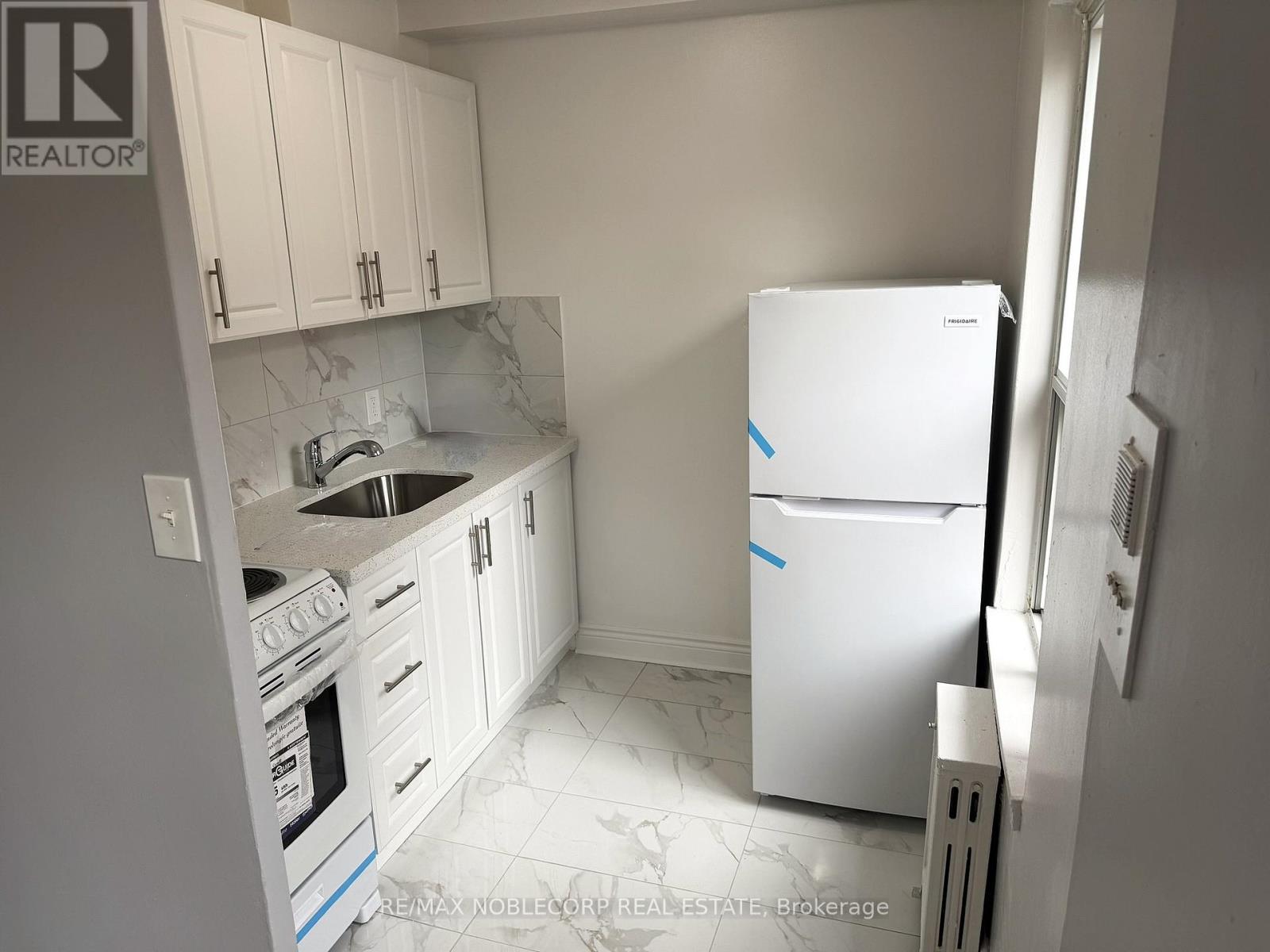 208 - 1315 Bayview Avenue, Toronto, Ontario  M4G 2Z8 - Photo 8 - C12502910