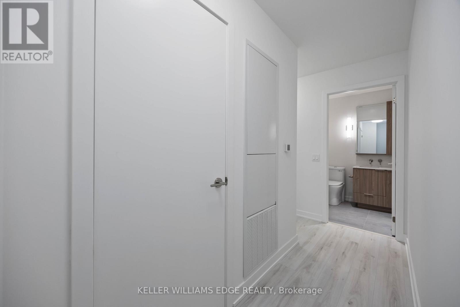 1105 - 110 Broadway Avenue, Toronto, Ontario  M4P 1V3 - Photo 4 - C12502952