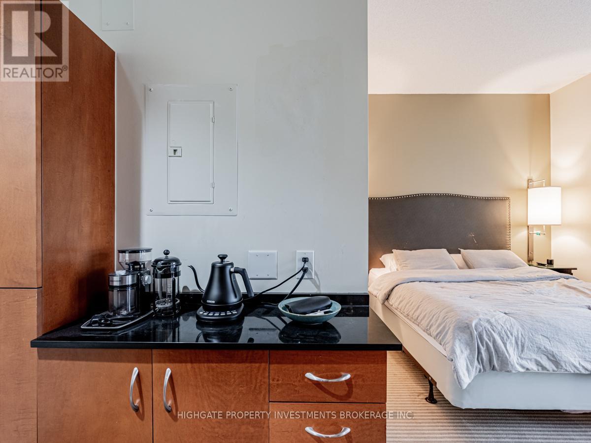 2005 - 1 King Street W, Toronto, Ontario  M5H 1A1 - Photo 6 - C12502984