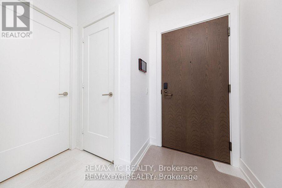 436 - 20 INN ON THE PARK, Toronto, Ontario