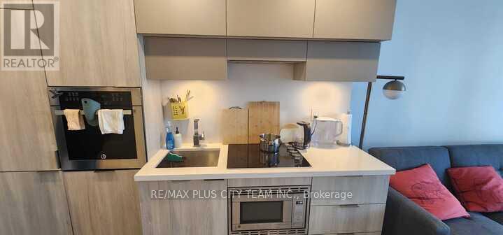 1402 - 39 Roehampton Avenue, Toronto, Ontario  M4P 0G1 - Photo 3 - C12503102