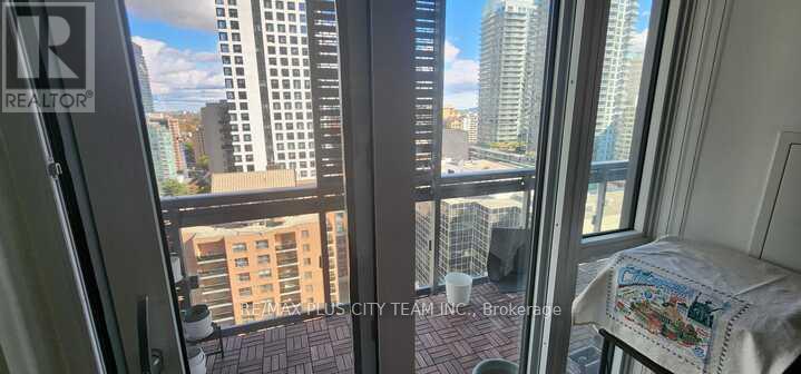 1402 - 39 Roehampton Avenue, Toronto, Ontario  M4P 0G1 - Photo 6 - C12503102