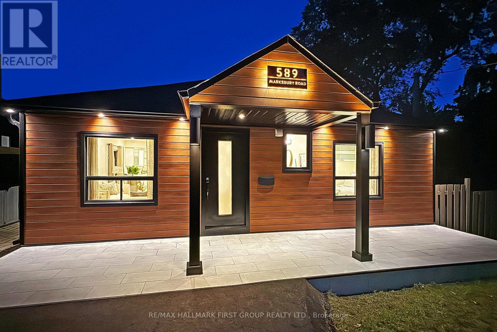 589 Marksbury Road, Pickering, Ontario  L1W 2T1 - Photo 2 - E12502844