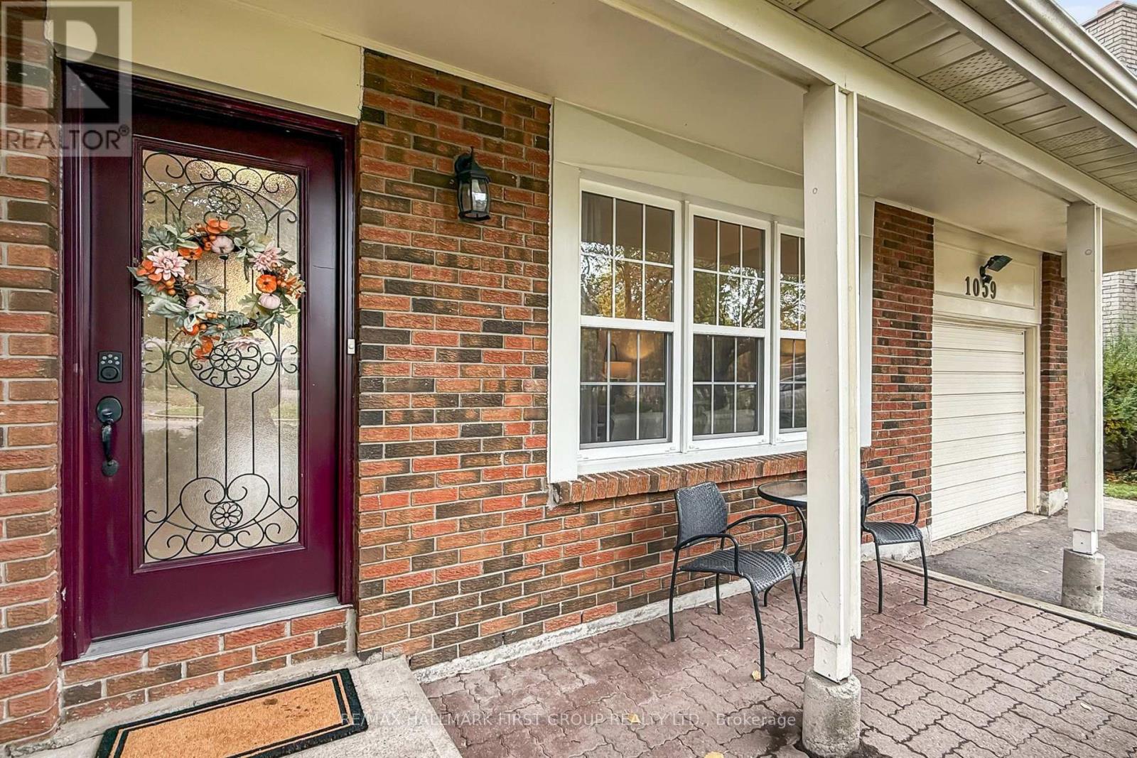 1059 Basswood Court, Oshawa, Ontario  L1H 2G9 - Photo 3 - E12502874