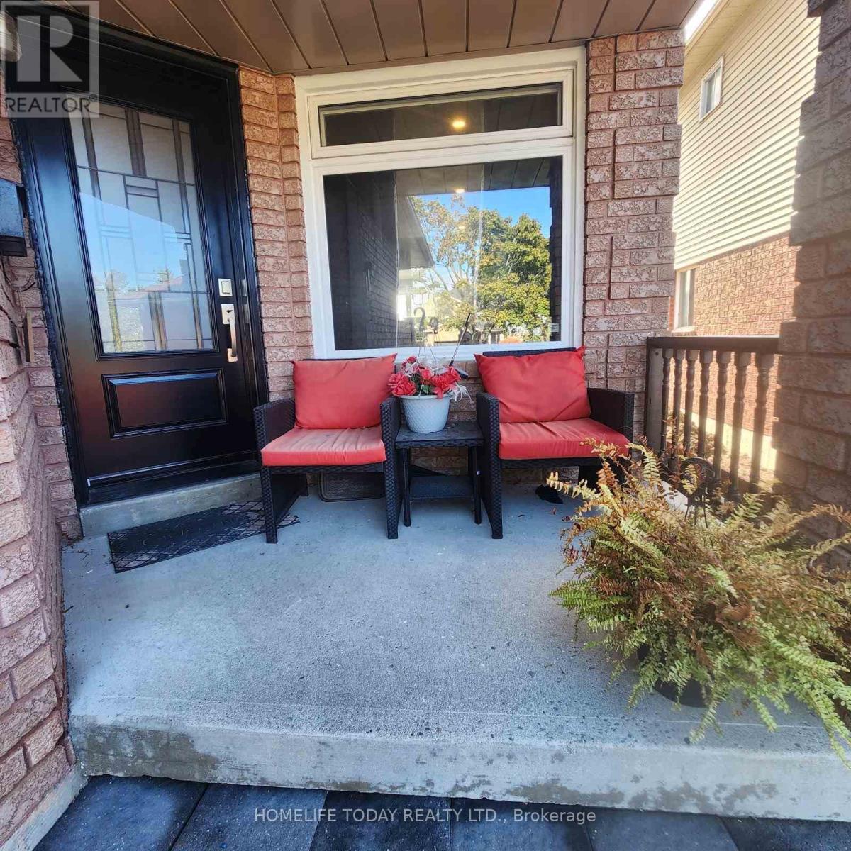 13 Prestonway Drive, Clarington, Ontario  L1C 4S8 - Photo 4 - E12503020