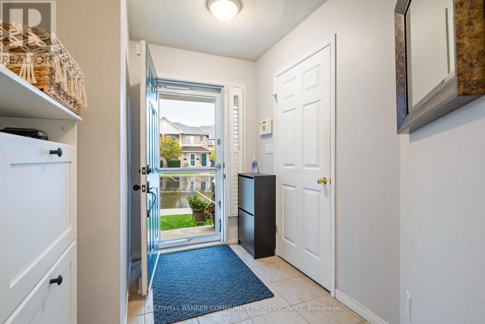 45 - 2737 King Street E, Hamilton, Ontario  L8G 5H1 - Photo 3 - X12501620