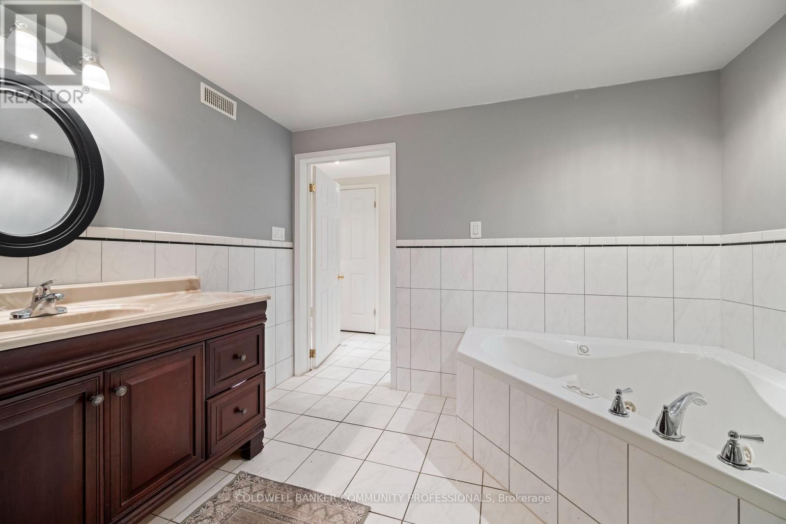 45 - 2737 King Street E, Hamilton, Ontario  L8G 5H1 - Photo 27 - X12501620