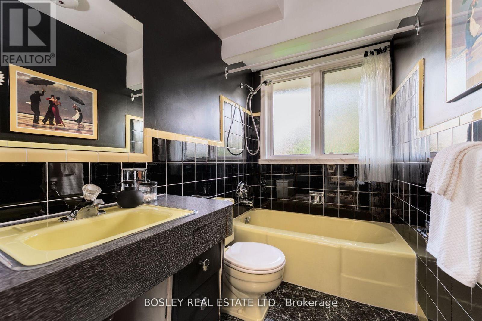 25 Ayre Point Road, Toronto, Ontario  M1M 1G4 - Photo 24 - E12502500