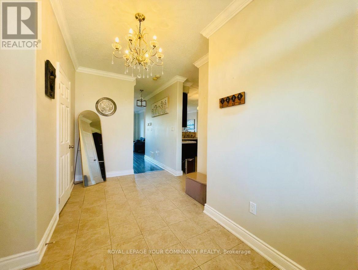 (Upper) - 996 Booth Avenue, Innisfil, Ontario  L9S 0A4 - Photo 3 - N12502316