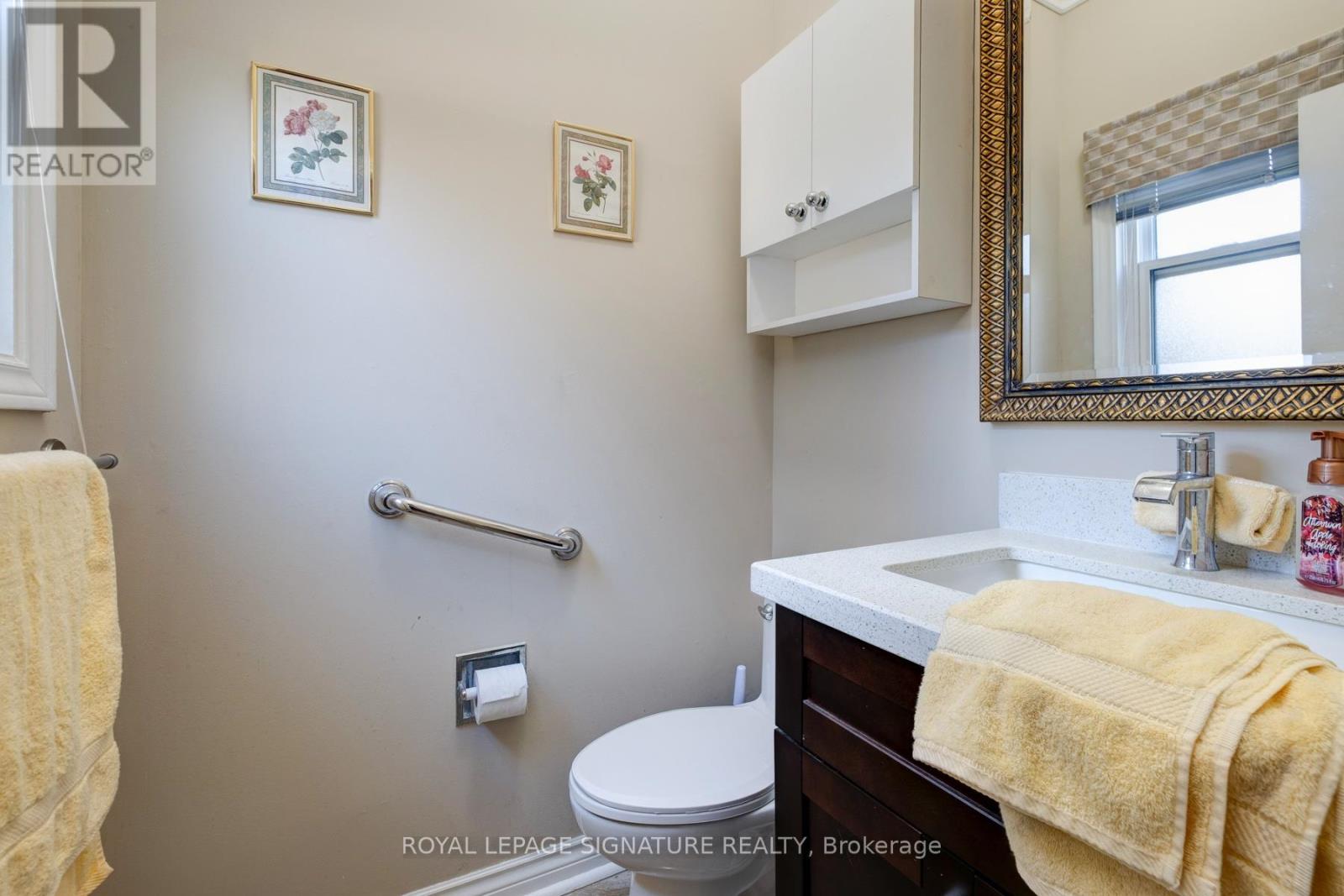 4 Ruth Court, Whitchurch-Stouffville, Ontario  L4A 2E3 - Photo 19 - N12502792