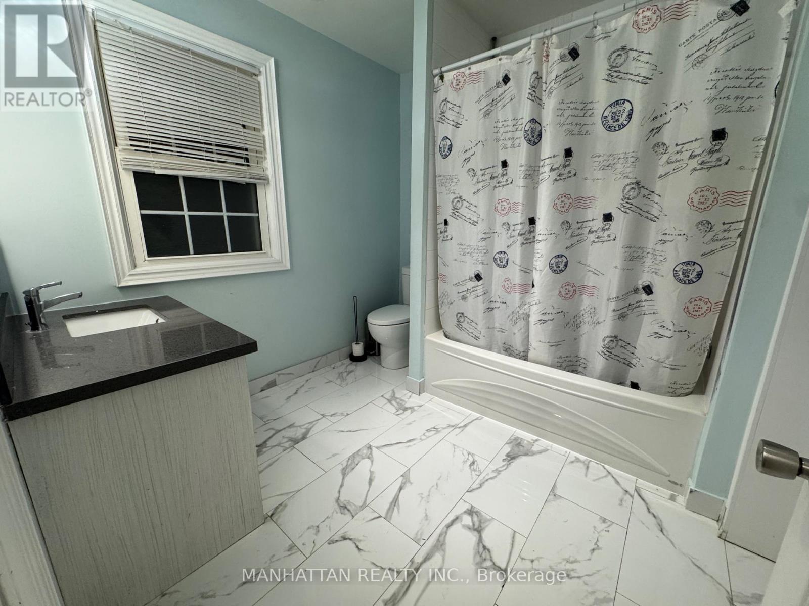 10 Victor Drive, Whitchurch-Stouffville, Ontario  L4A 7X3 - Photo 11 - N12502852