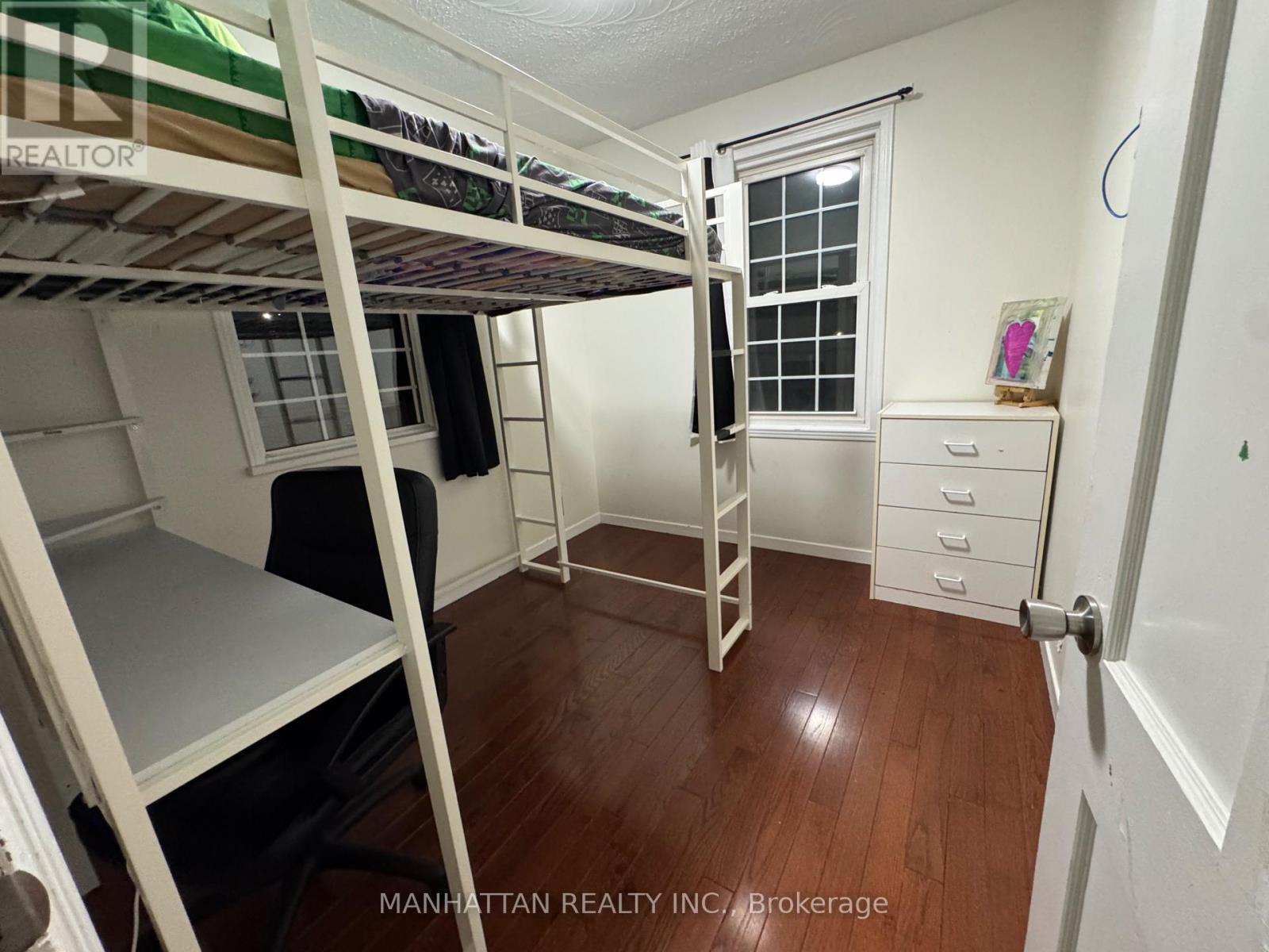 10 Victor Drive, Whitchurch-Stouffville, Ontario  L4A 7X3 - Photo 14 - N12502852